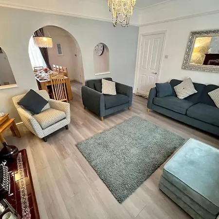 Scoresby Escape - * Whitby