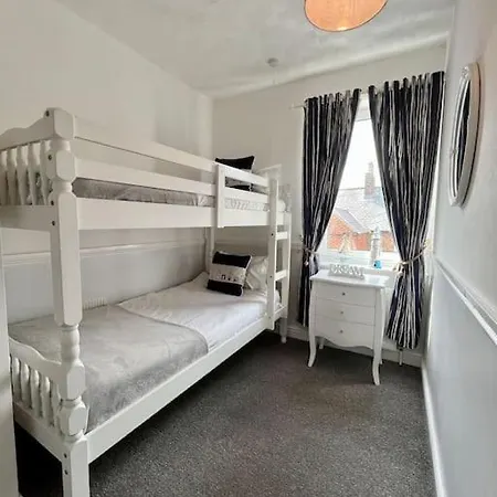 Scoresby Escape - * Whitby